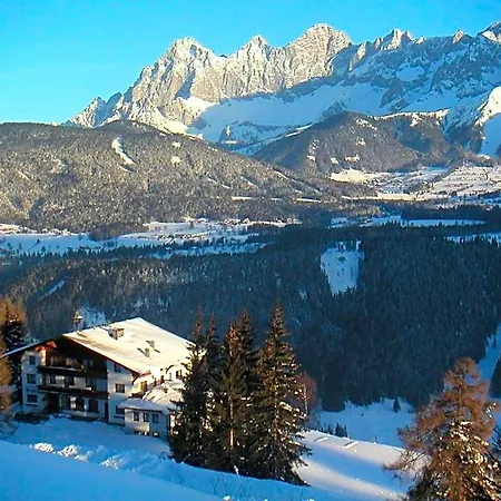 Berghof Hotel 3*